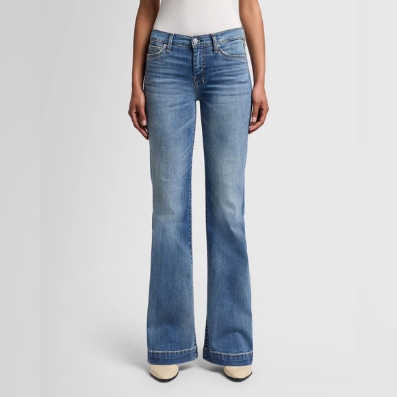 7 For All Mankind Denim - Seven for All Mankind DOJO Flare jeans size 26 Light